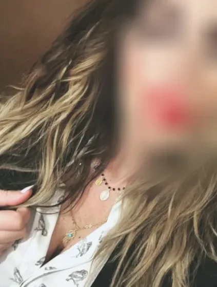 Büsra, 28