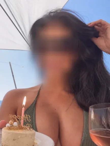 Chiara, 40