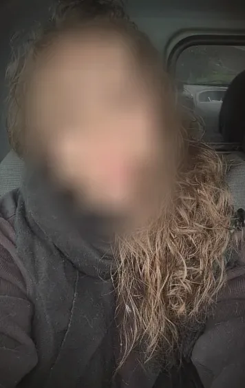 Daniela, 24