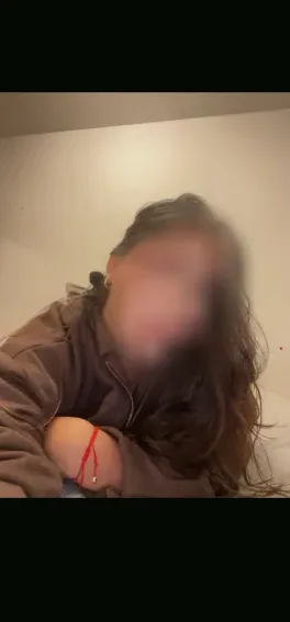 Ela, 24