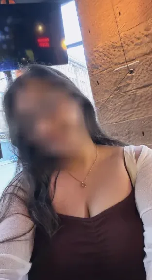 Emilia, 24