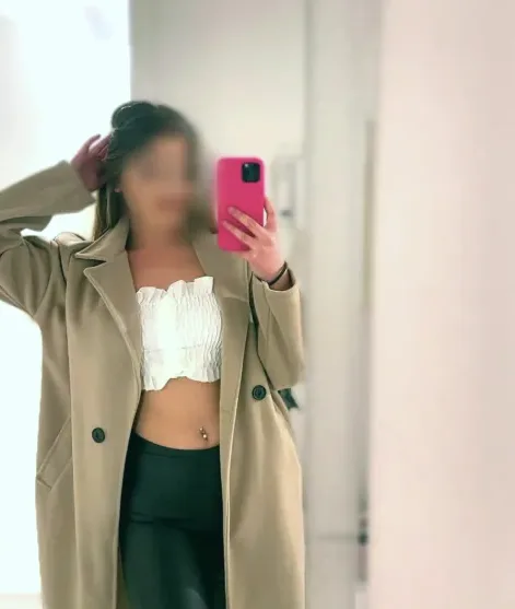 Emma, 19