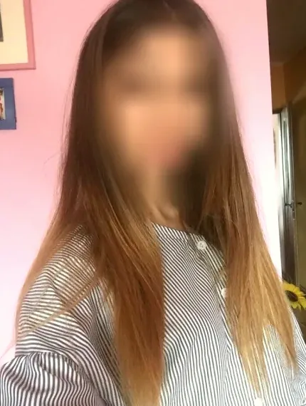 Lara, 28