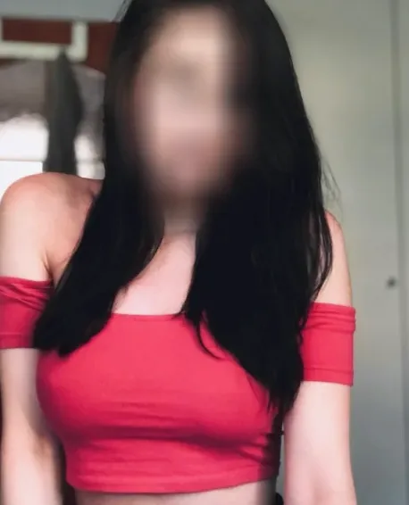 Leonie, 32
