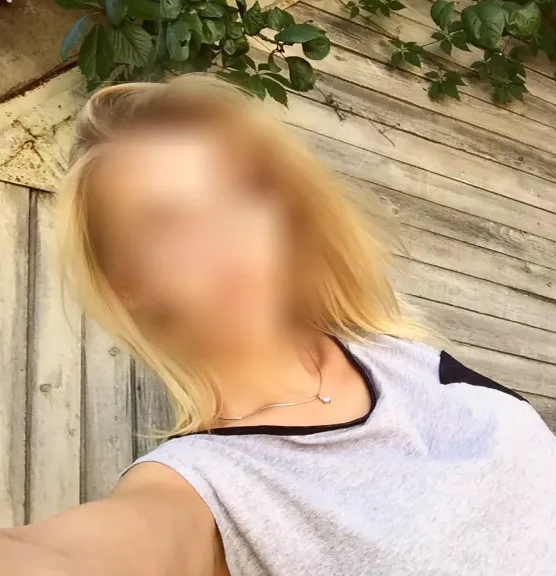 Lilly, 34