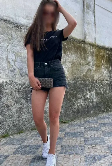 Luisa, 33