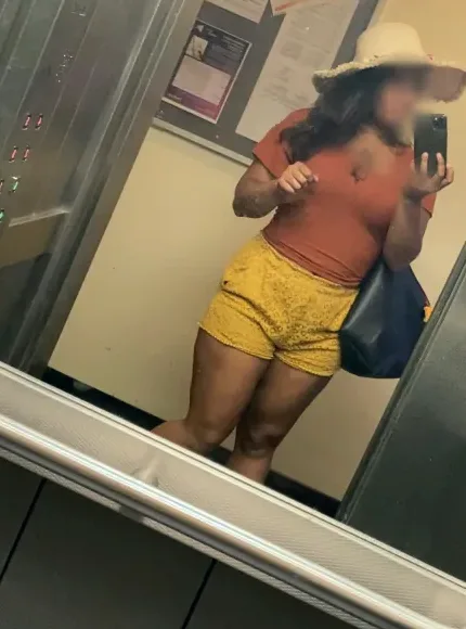 Marina, 34