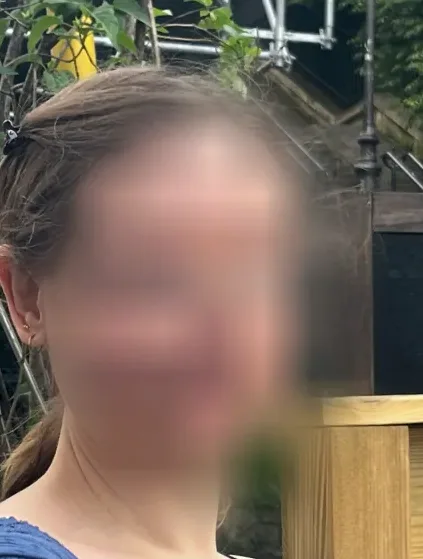 Nicole, 34