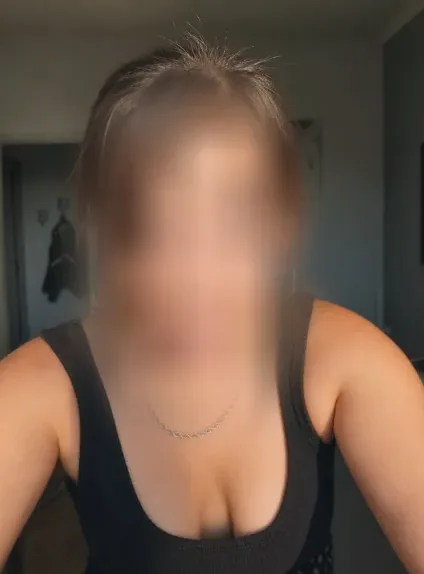 Nora, 34