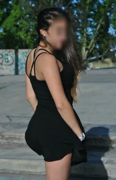 Nora, 31