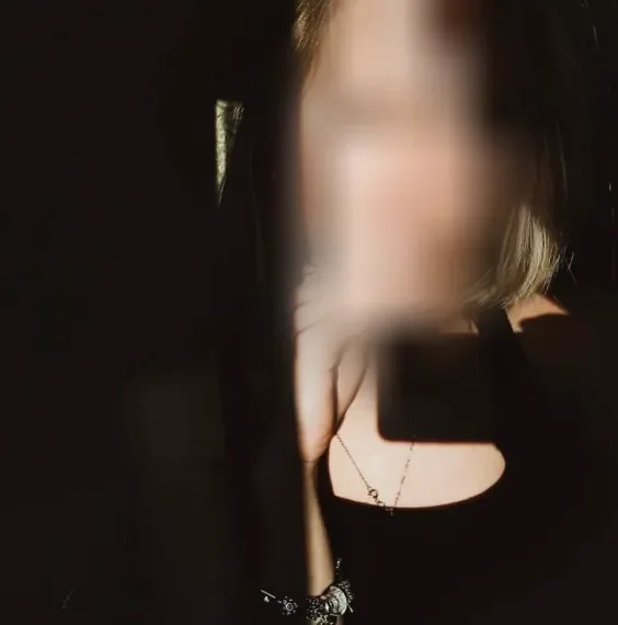 Pauline, 28