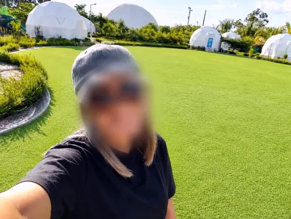 Pia, 35