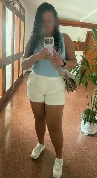 Viktoria, 33